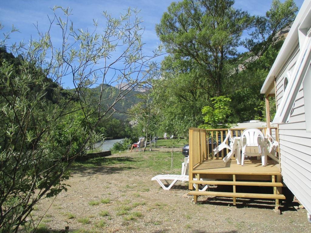 Les Acacias Hotel Vercheny ภายนอก รูปภาพ