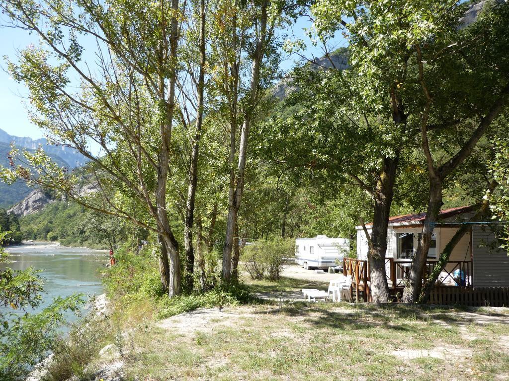 Les Acacias Hotel Vercheny ภายนอก รูปภาพ